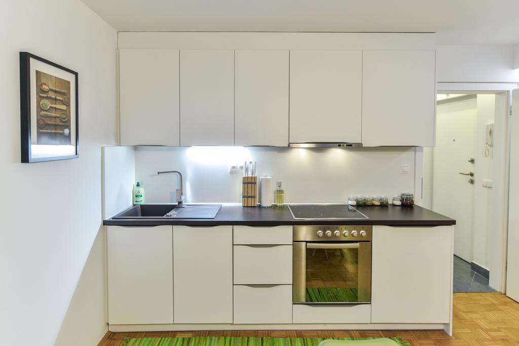 Strict City Apartments Ljubljana Extérieur photo